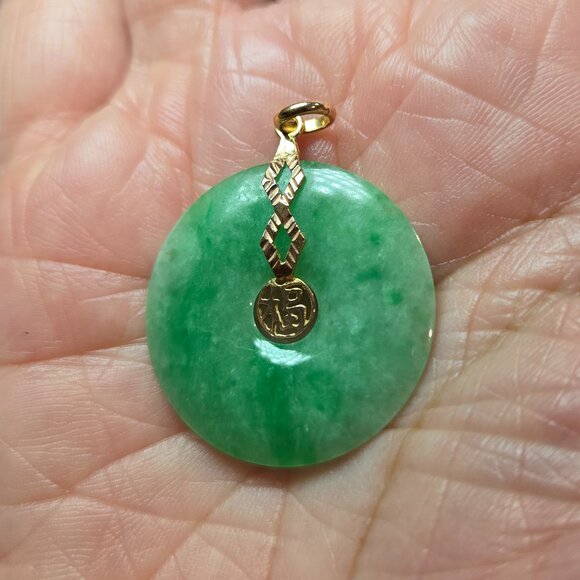 Elegant Jade "Fu" Pendant with Gold Bale – Lucky Charm Necklace 🍀 - Picture 7 of 11